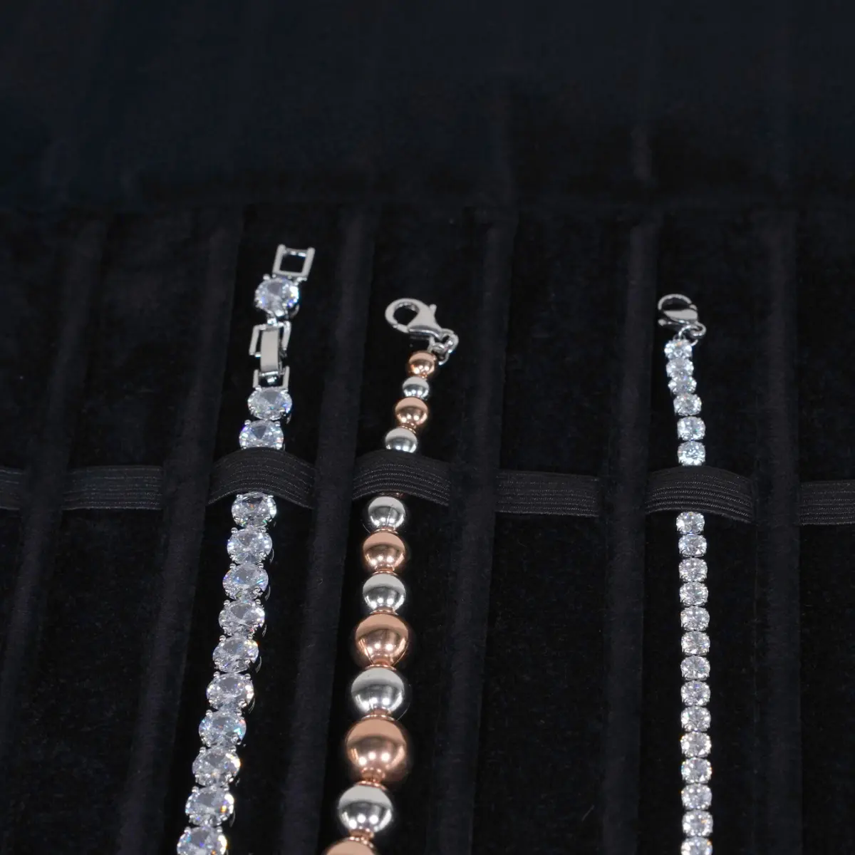 jewellery-roll-for-bracelet-black-POB081-5 jewellery roll for bracelet blac