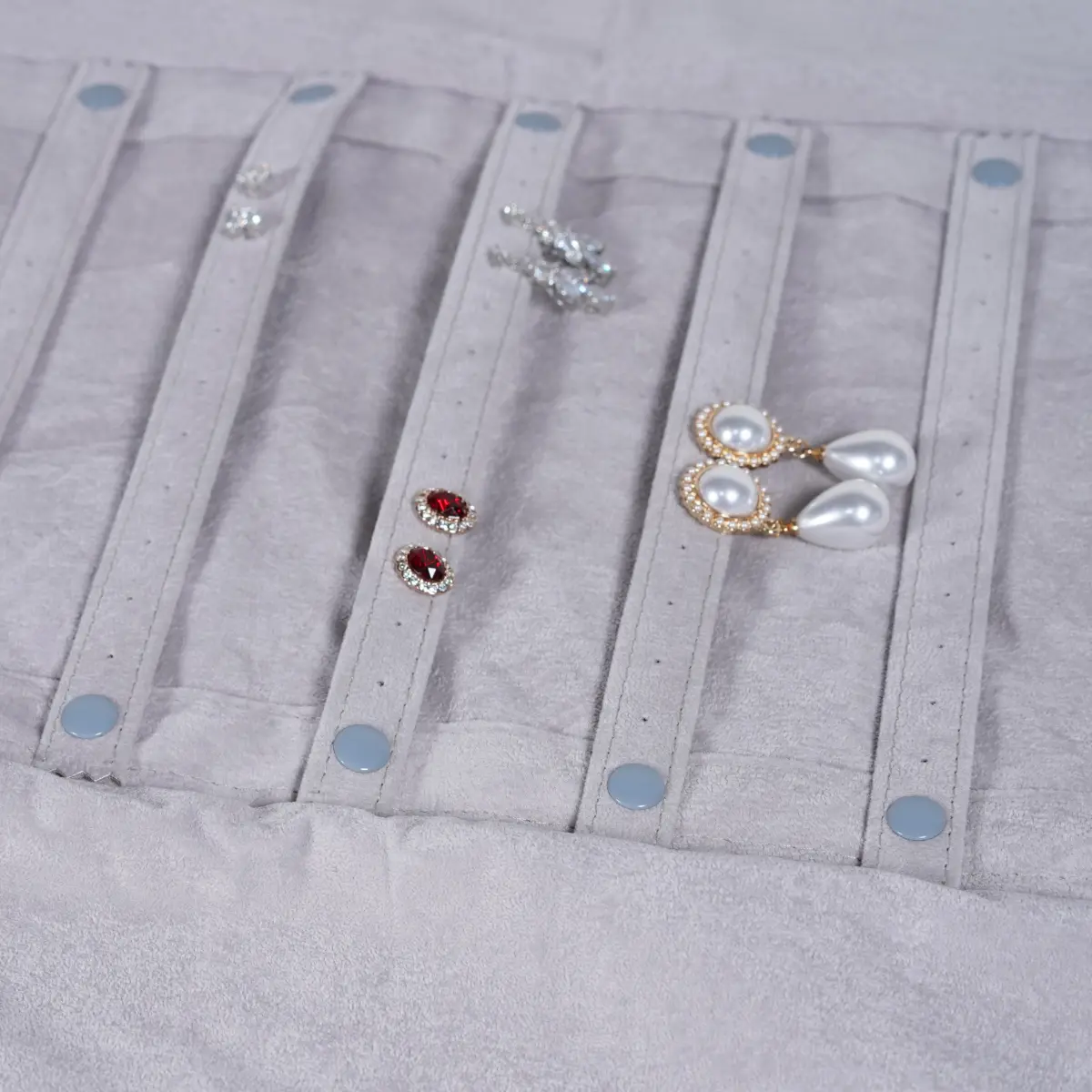 jewellery roll for earring grey