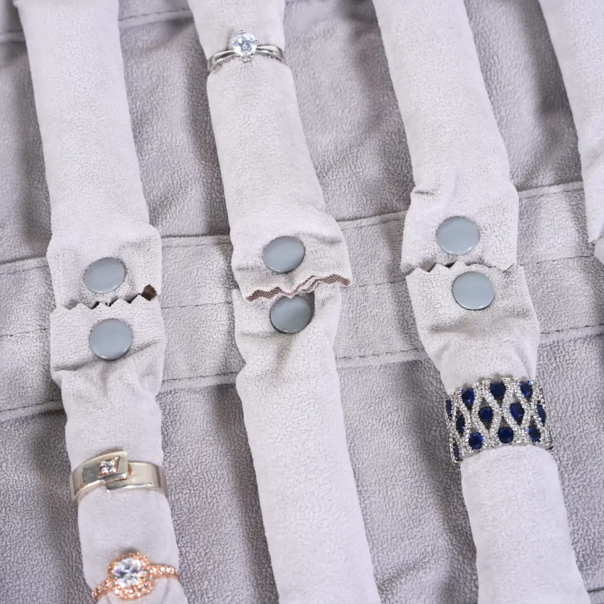 Jewellery roll for ring grey - detail of ring roll-2