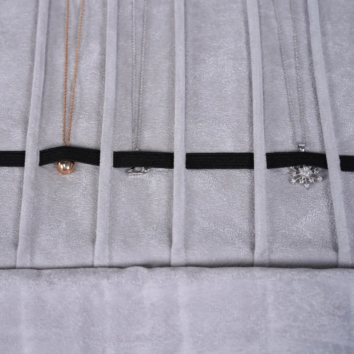 jewellery-roll-for-necklace-PON083BK-Grey-detail1
