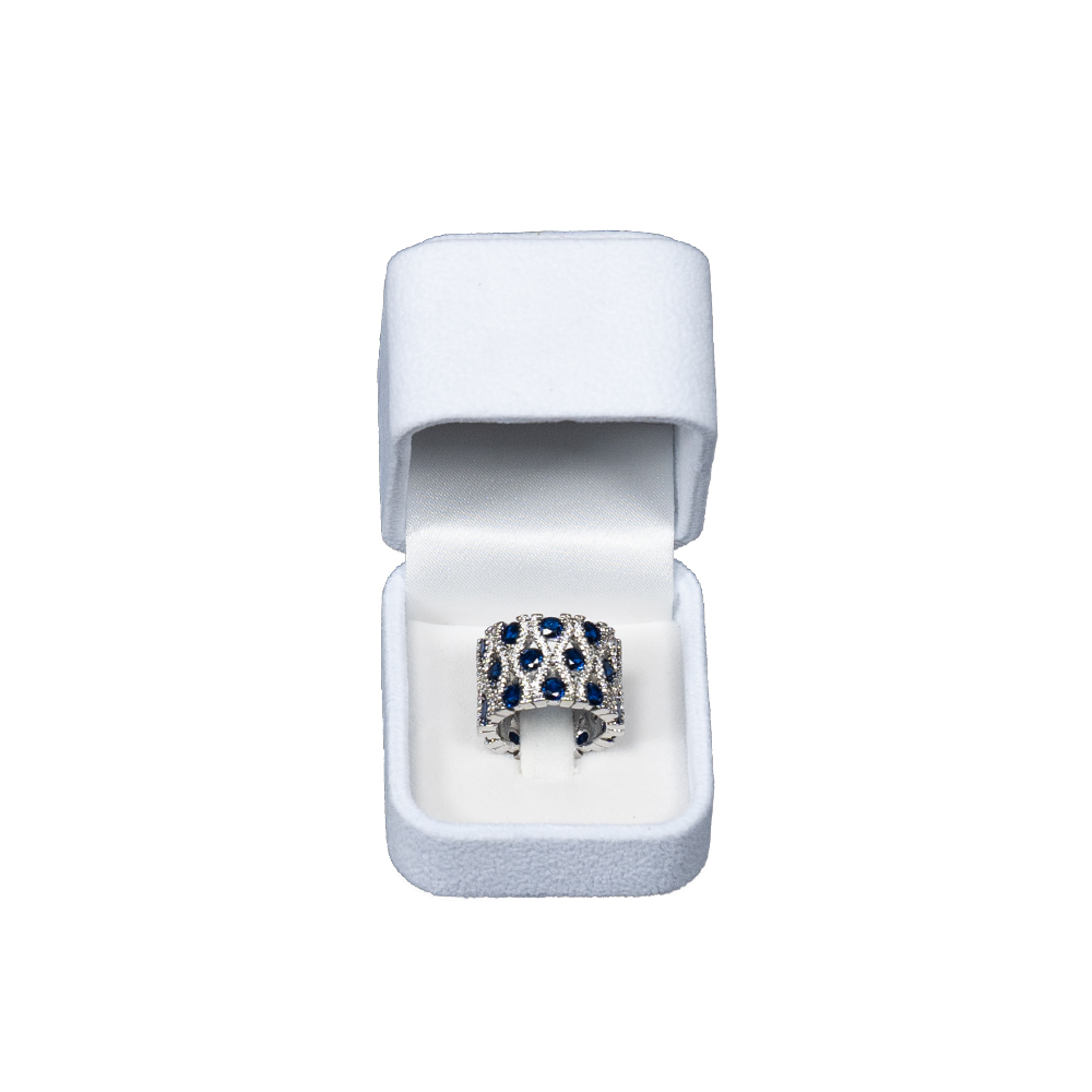 740FRA_WT09 white clip ring box