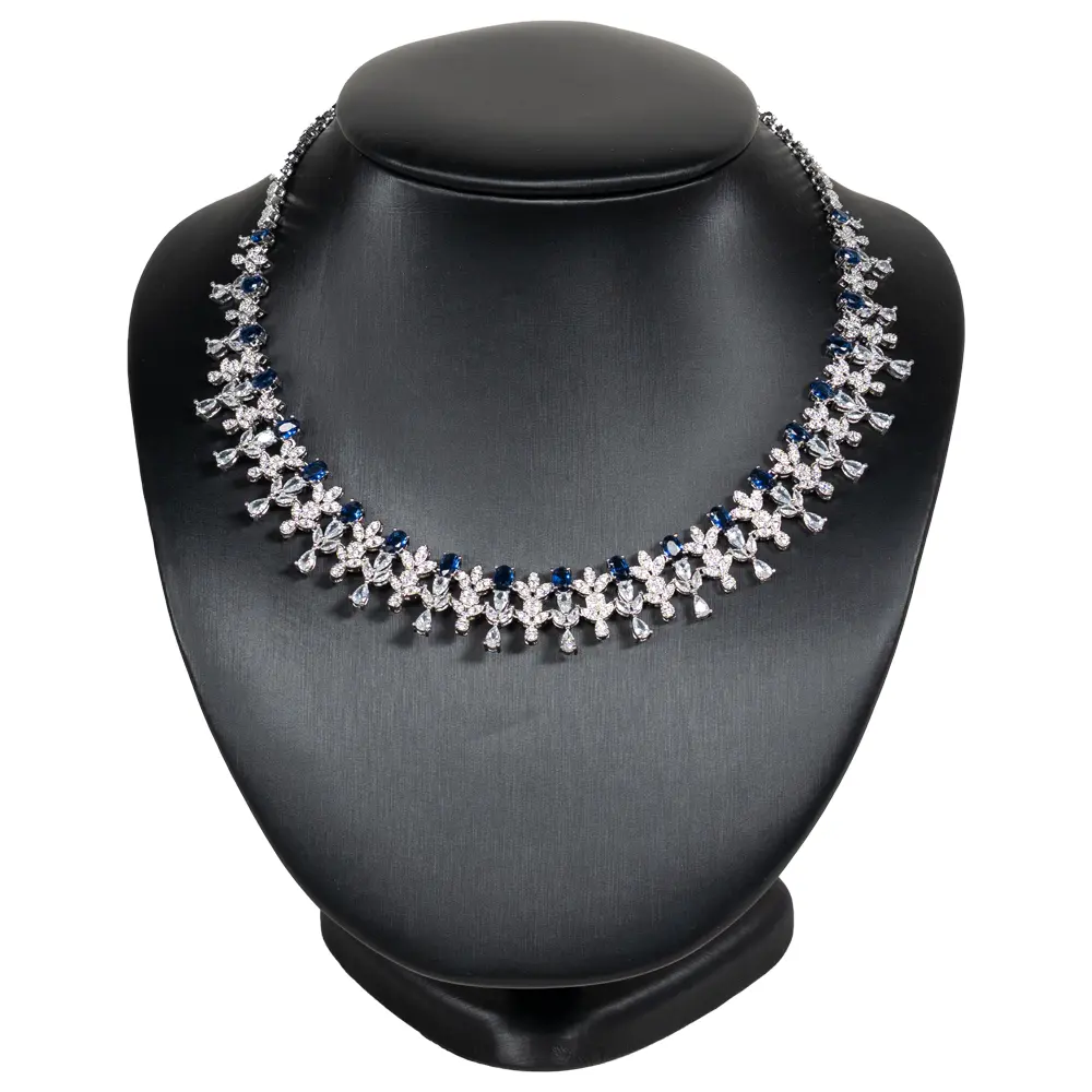 NS87L Necklace Display Bust Black L with necklace front top
