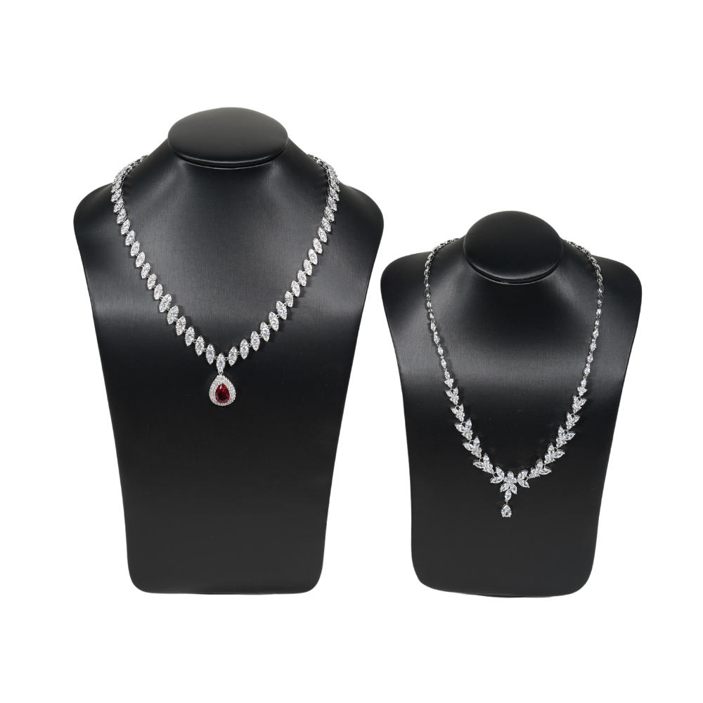 necklace bust black