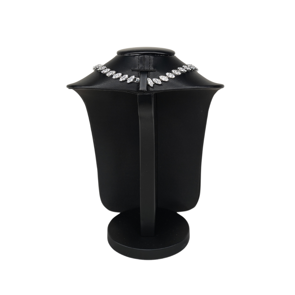 necklace bust small black