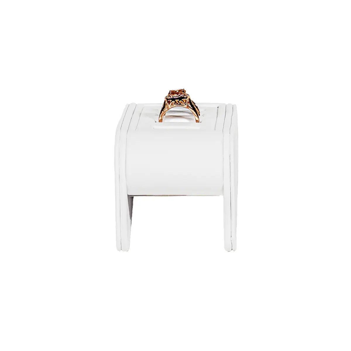 Ring Display white Xsmall back view with ring